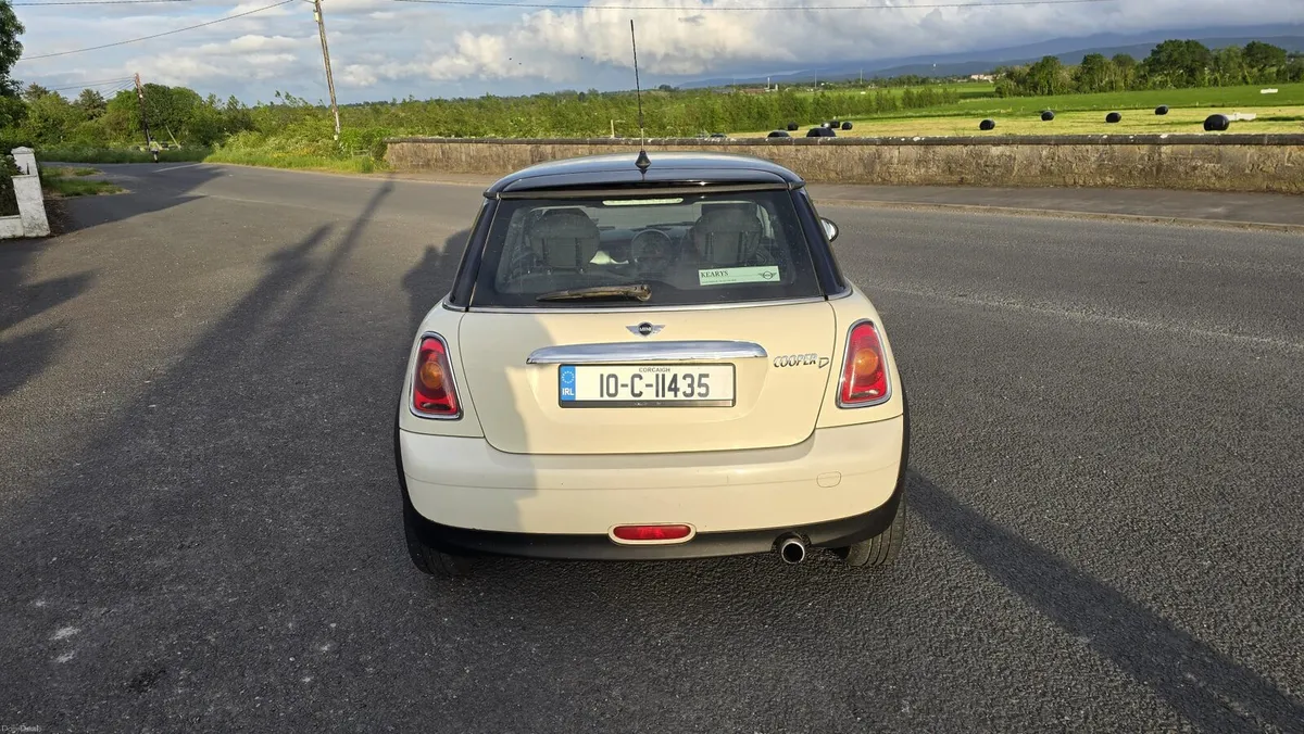 2010 Mini Cooper MG32 1.6 diesel manual - Image 3