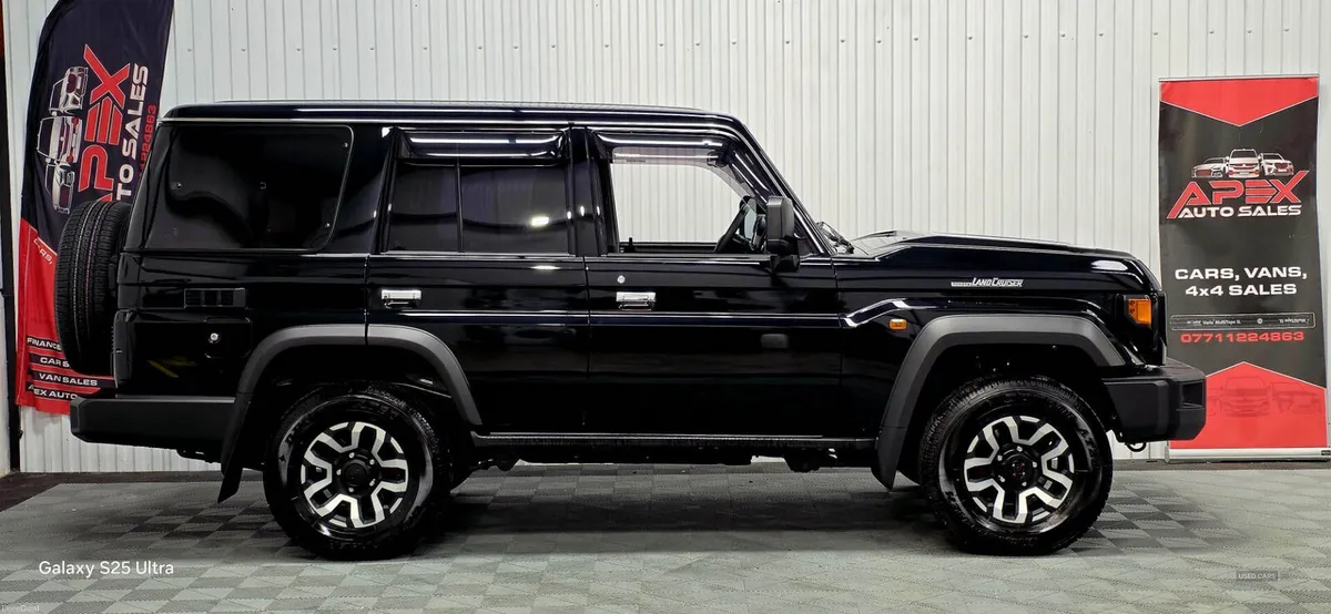 Toyota Land Cruiser VERY RARE LC 70 SERIES - Image 4