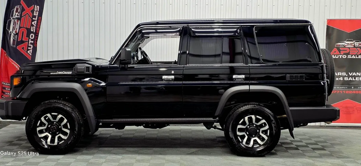 Toyota Land Cruiser VERY RARE LC 70 SERIES - Image 5