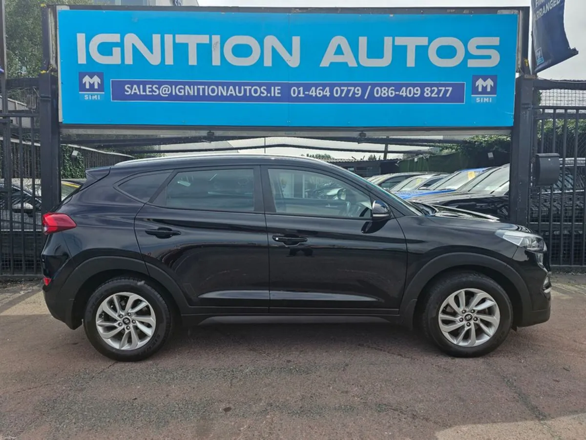 Hyundai Tucson 1.7 CRDI, EXECUTIVE MODEL, LOW MILE - Image 2