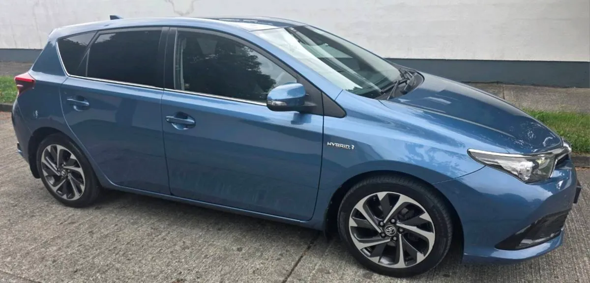 171 TOYOTA AURIS HYBRID 1.8 - Image 2