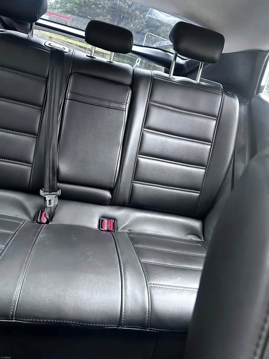 Toyota pirus 2018 (182) can go for taxi 2 yrs - Image 4