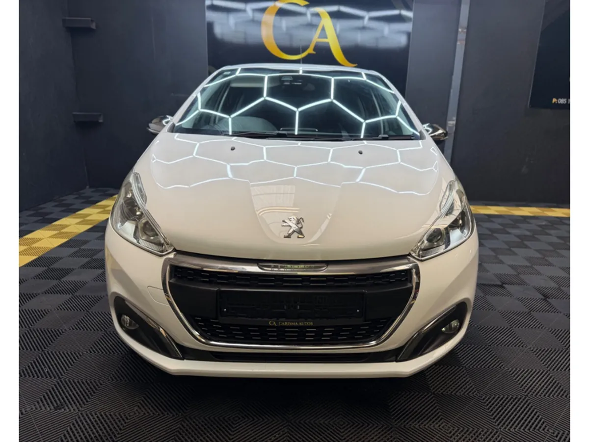 Peugeot 208 208 Auto 80kms - Image 3