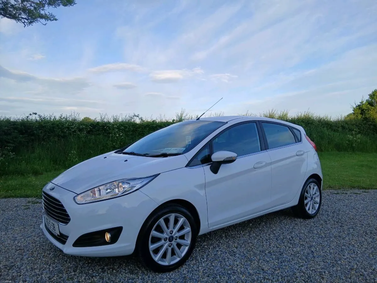 FORD FIESTA TITANIUM 1.25 PETROL LOW MILEAGE - Image 3