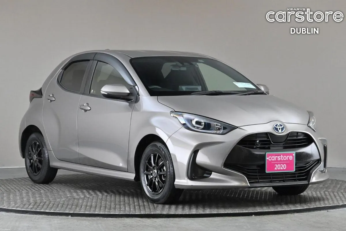Toyota Yaris 1.5 PETROL HYBRID**14" ALLOY WHEELS** - Image 1