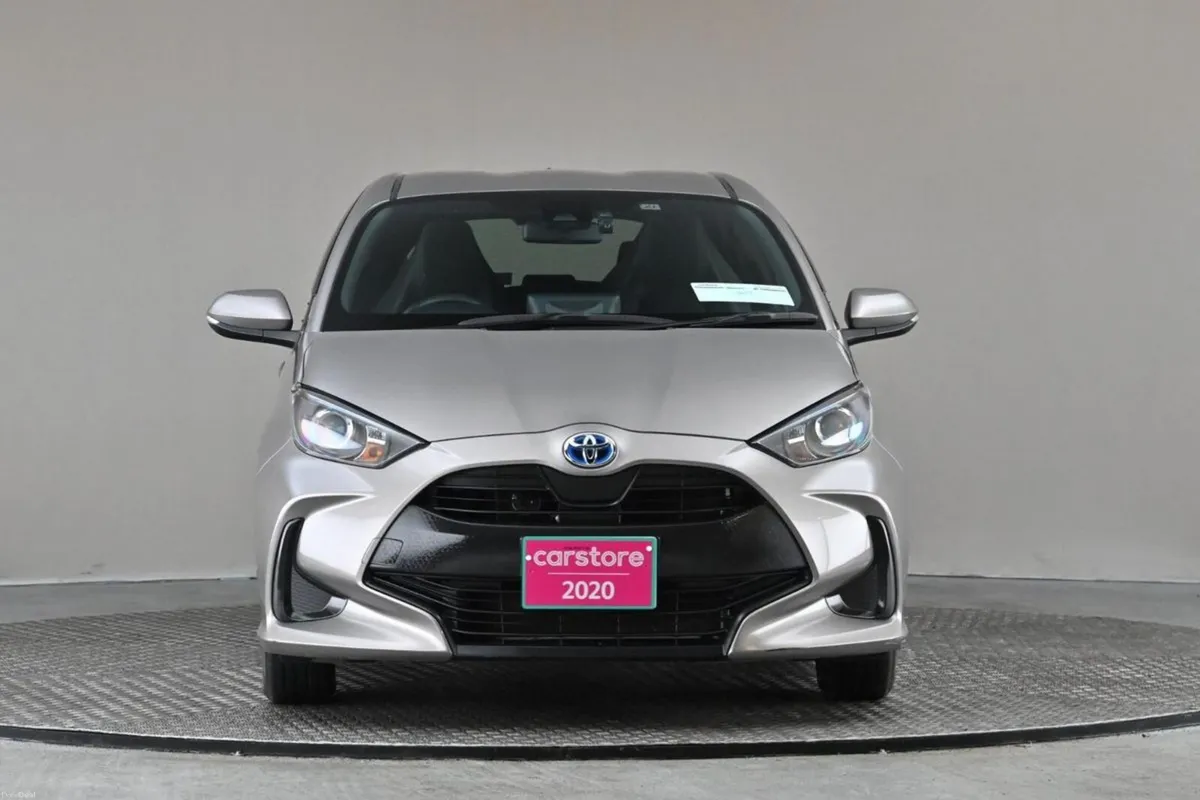 Toyota Yaris 1.5 PETROL HYBRID**14" ALLOY WHEELS** - Image 2