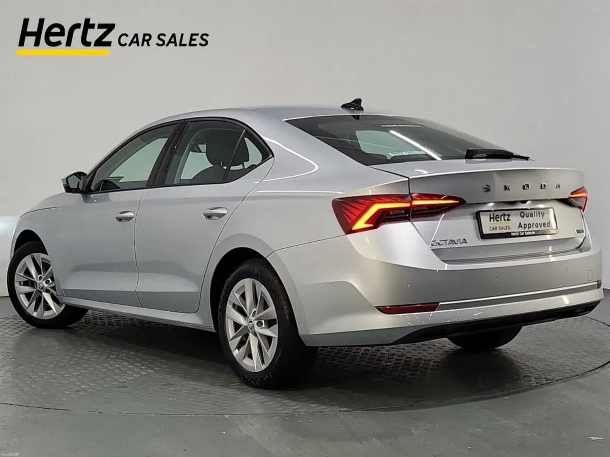 Skoda Octavia AMB Hybrid Automatic - Image 3