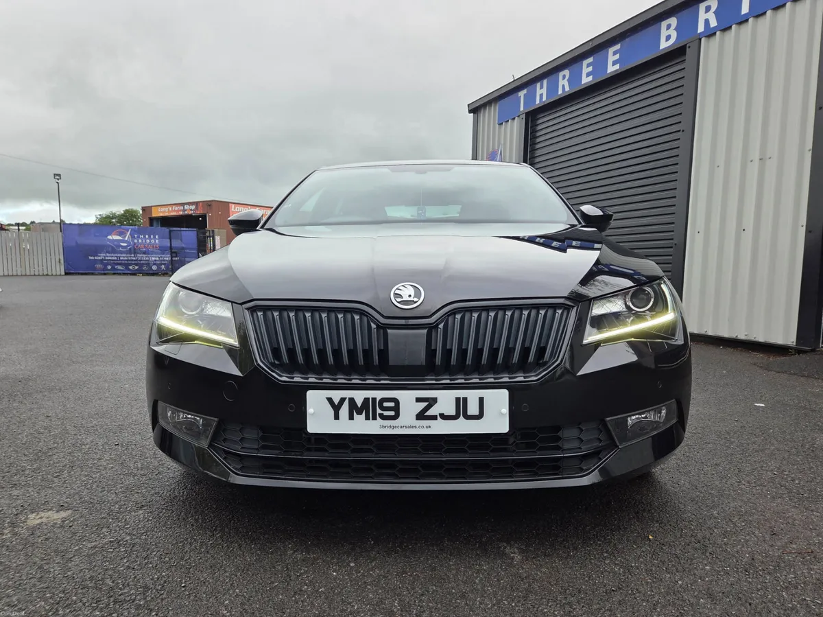 2019 Skoda Superb Sportline plus DSG - Image 3