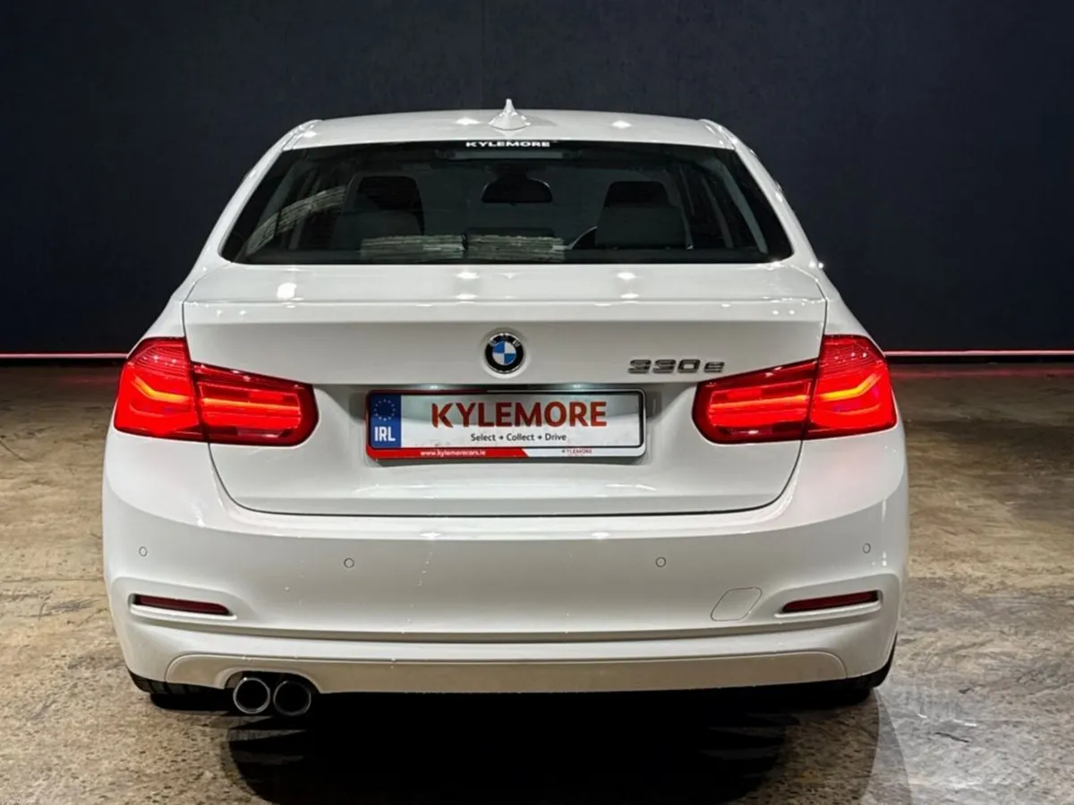 BMW 3-Series HYBRID 330E 2.0 AUTOMATIC - ELECTRIC - Image 4