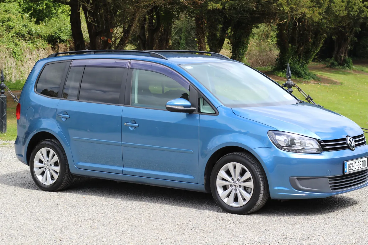 Volkswagen Touran 2015 - Image 2
