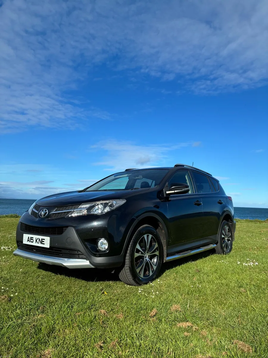 2015 Toyota RAV4 2.2 D4D Invincible 4WD - Image 2