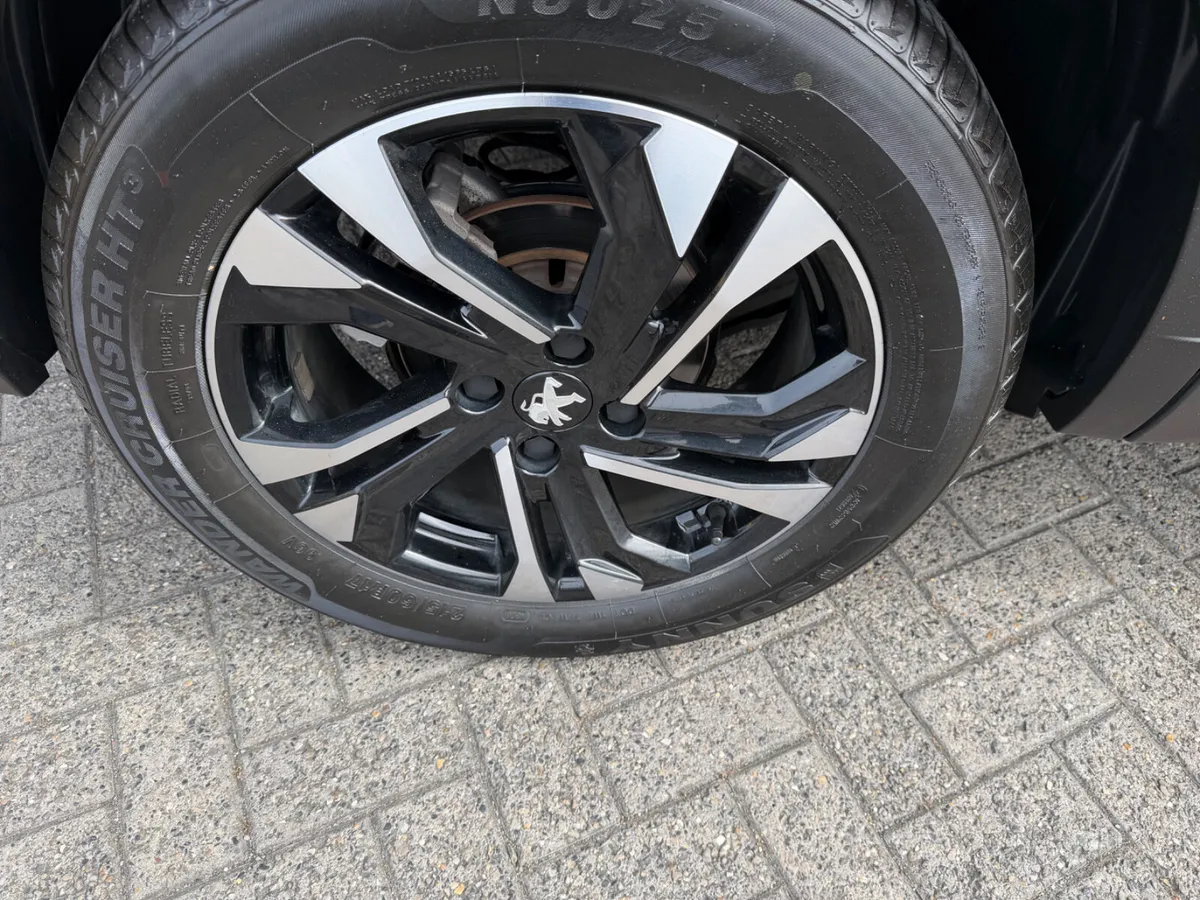 2023 Peugeot 2008 Allure - Image 4