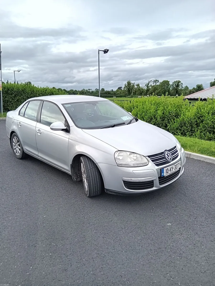 Volkswagen Jetta 2010 - Image 1