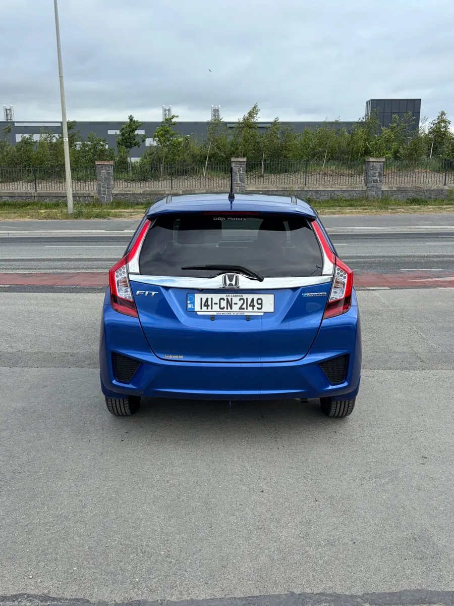 2014 Honda Fit (Jazz) 1.5 Hybrid Automatic - Image 4