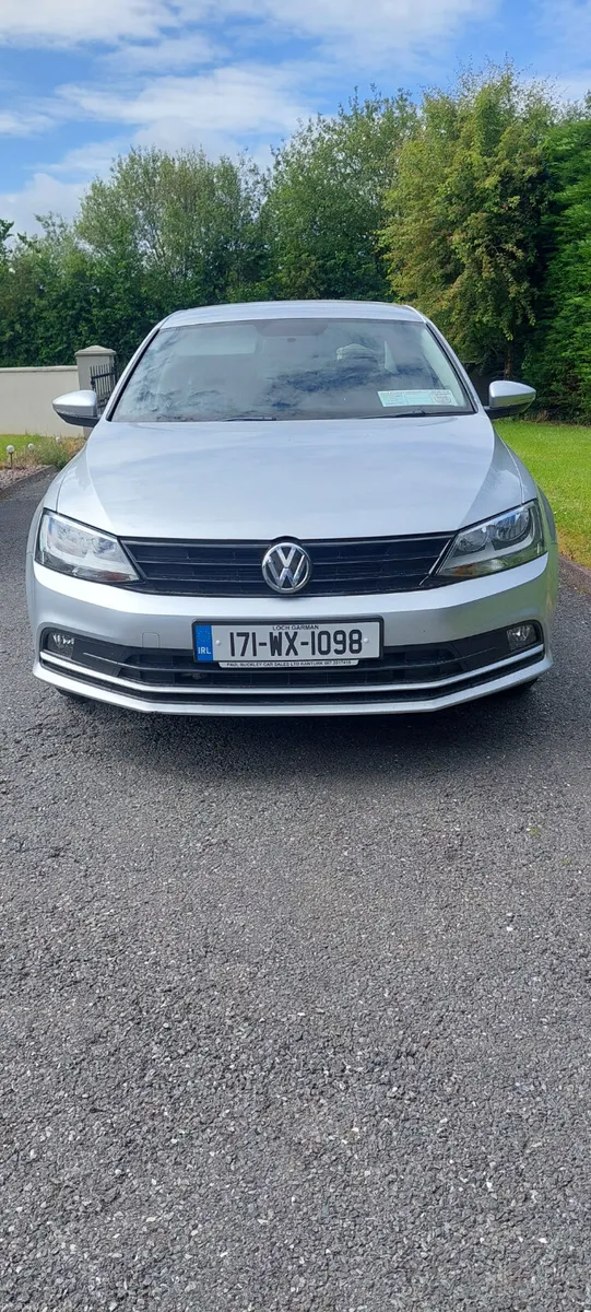 Volkswagen Jetta 2017 2.0L Low Mileage - Image 4