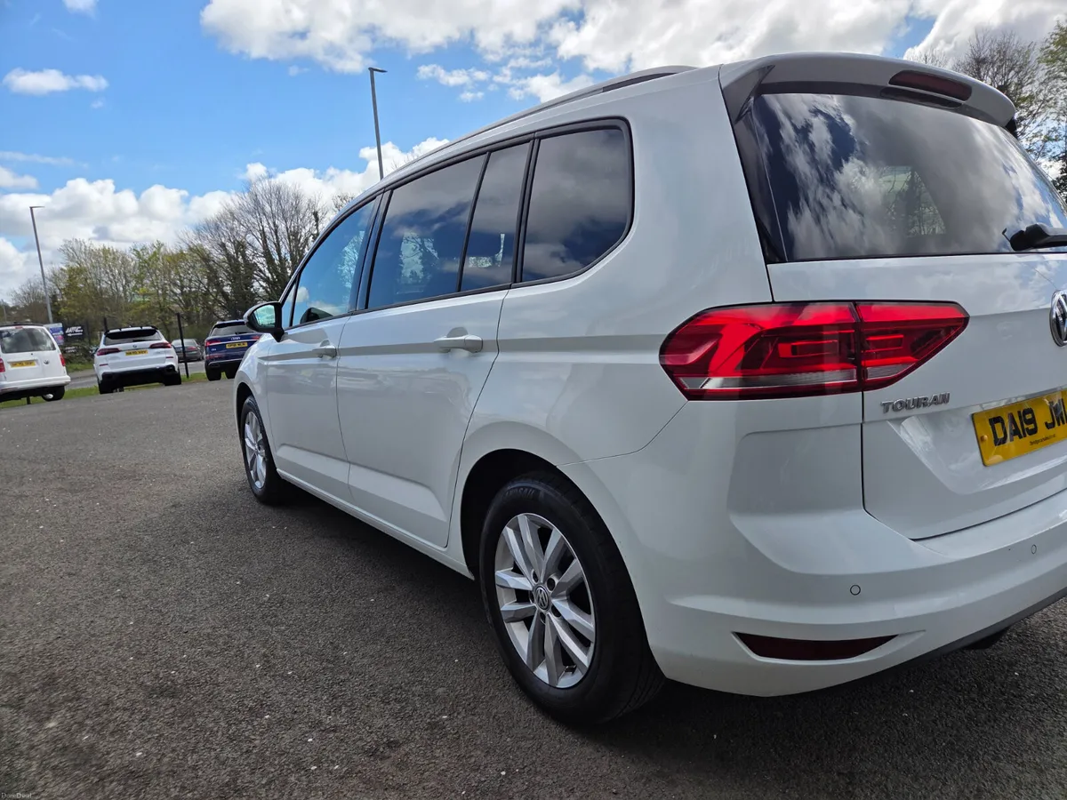 2019 Volkswagen Touran SE Family 7 seats - Image 6