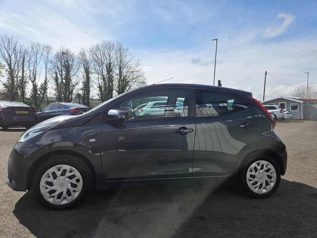 2021 Toyota Aygo X-play 1.0 VVTI - Image 5