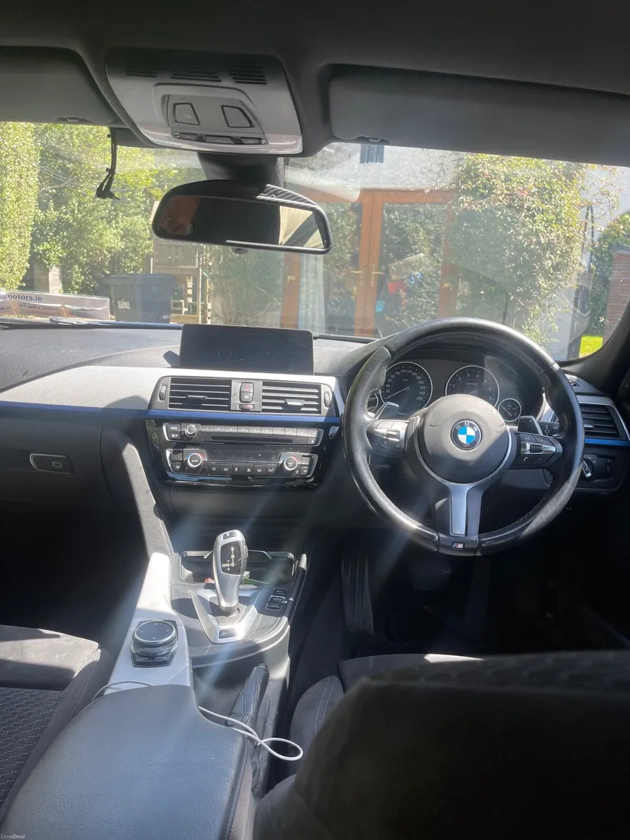 BMW 3-Series 2017 - Image 2