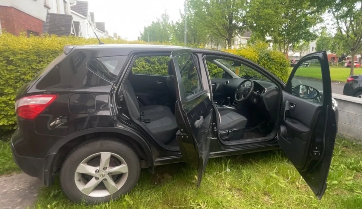 Nissan Qashqai 2011 - Image 3
