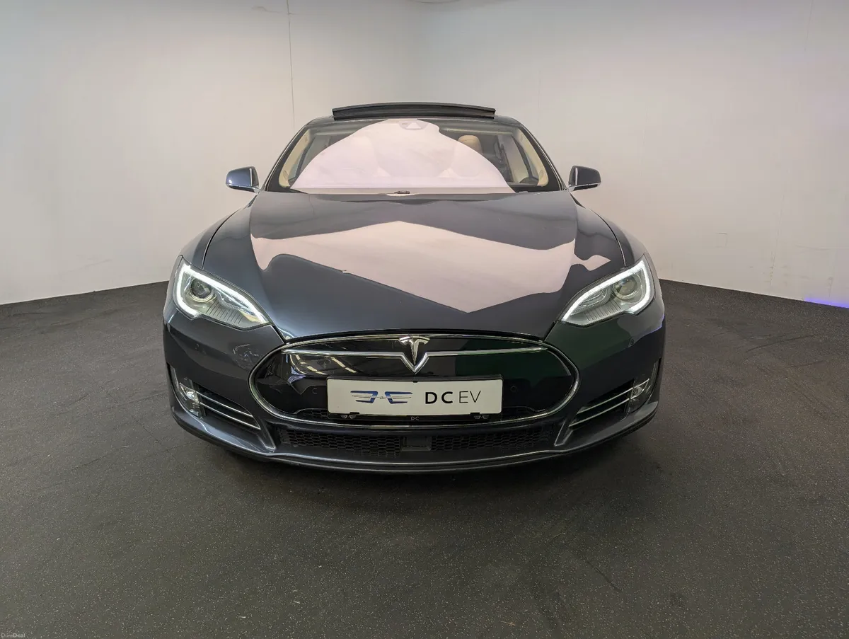 Tesla Model S **7 SEATS** Free Supercharging** - Image 5