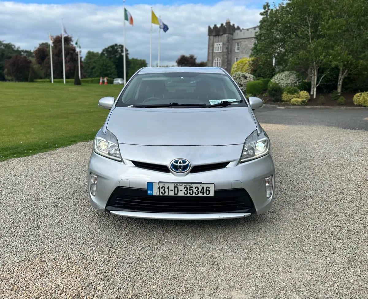 2013 Toyota Prius 1.8L Petrol Hybrid (PRICE 5,950€ - Image 2
