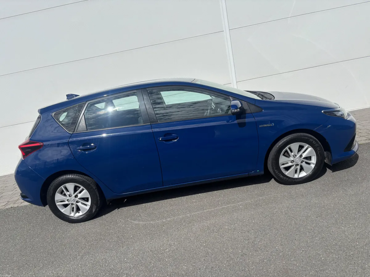 2017 TOYOTA AURIS HYBRID ACTIVE 1.8i 5DR A/T NCT - Image 5