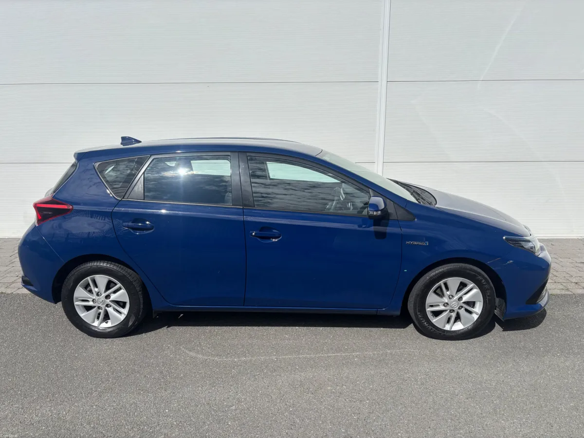 2017 TOYOTA AURIS HYBRID ACTIVE 1.8i 5DR A/T NCT - Image 4
