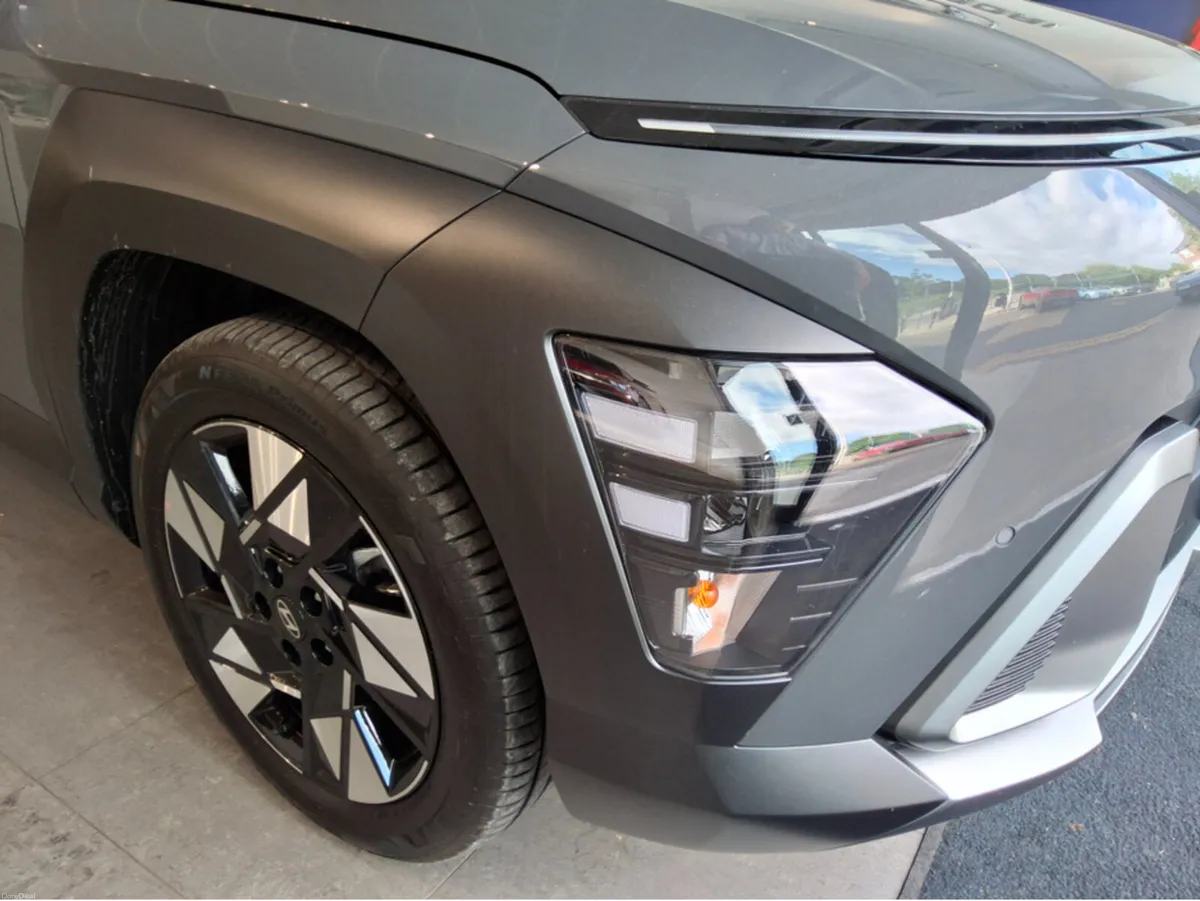 Hyundai KONA ELEGANCE HYBRID ** Demo Model ** - Image 4