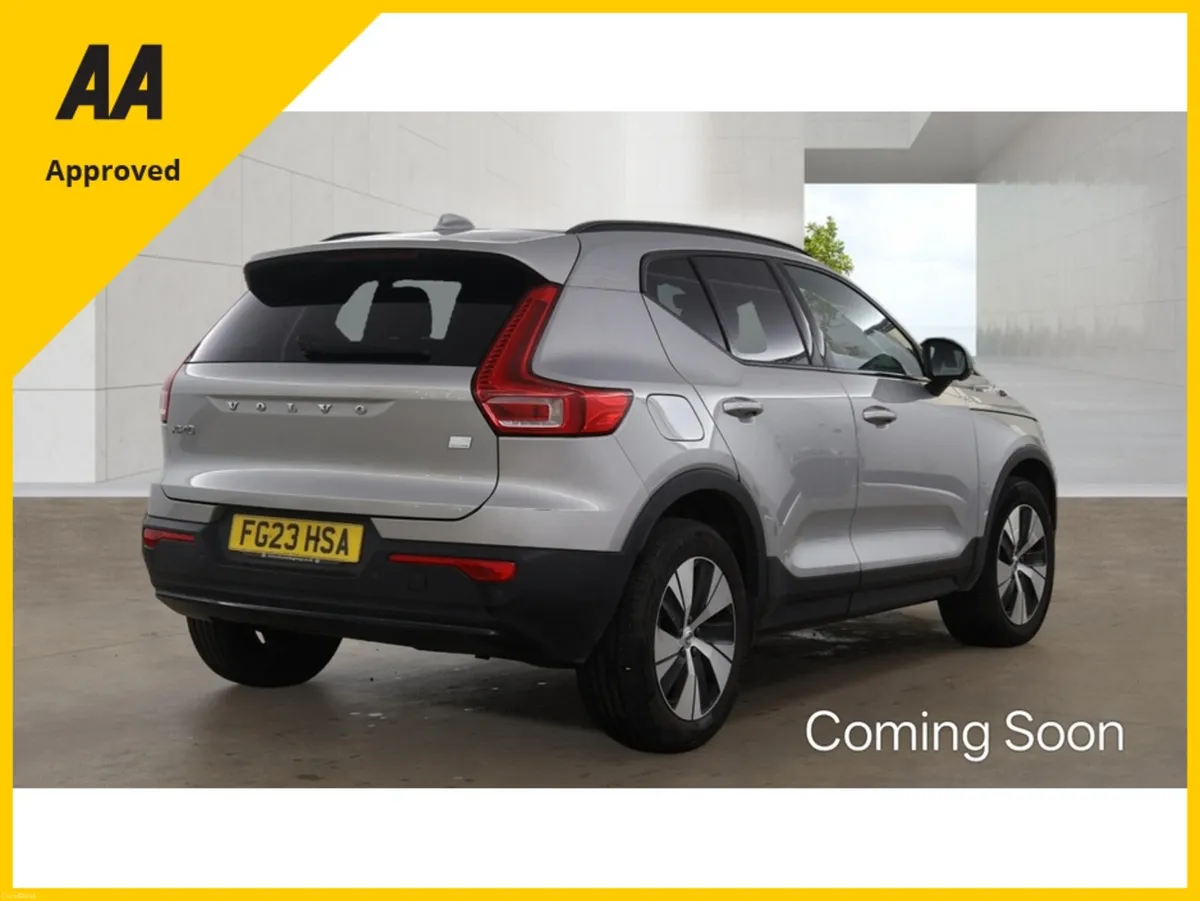 Volvo XC40 2023 PLUS T4 Petrol Plug In Hybird - Image 4