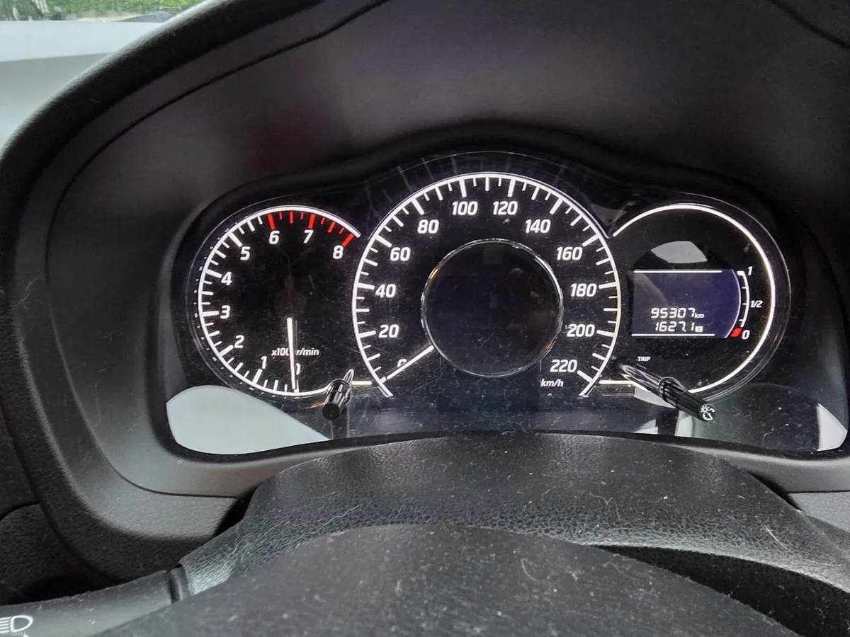 Nissan Note - Image 1