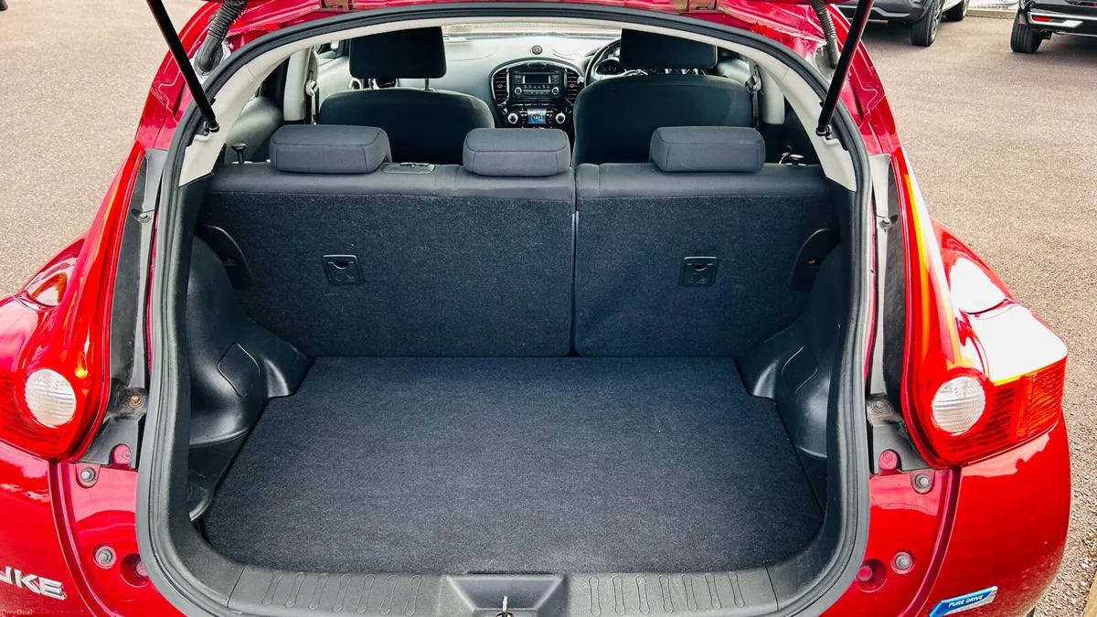 VERY WELL MAINTAINED AND CLEAN JUKE - Image 4