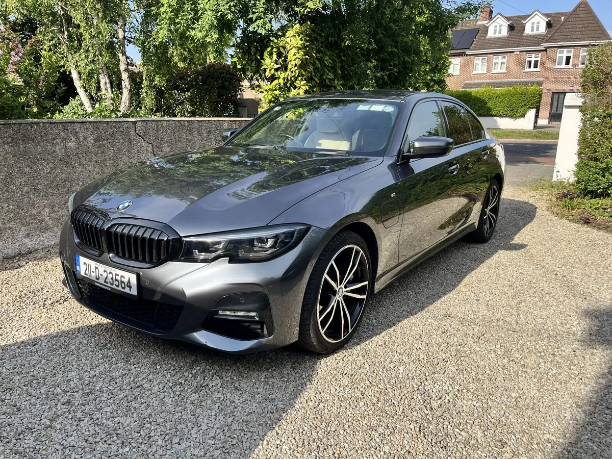 BMW 330E M-SPORT 2021 - Image 2