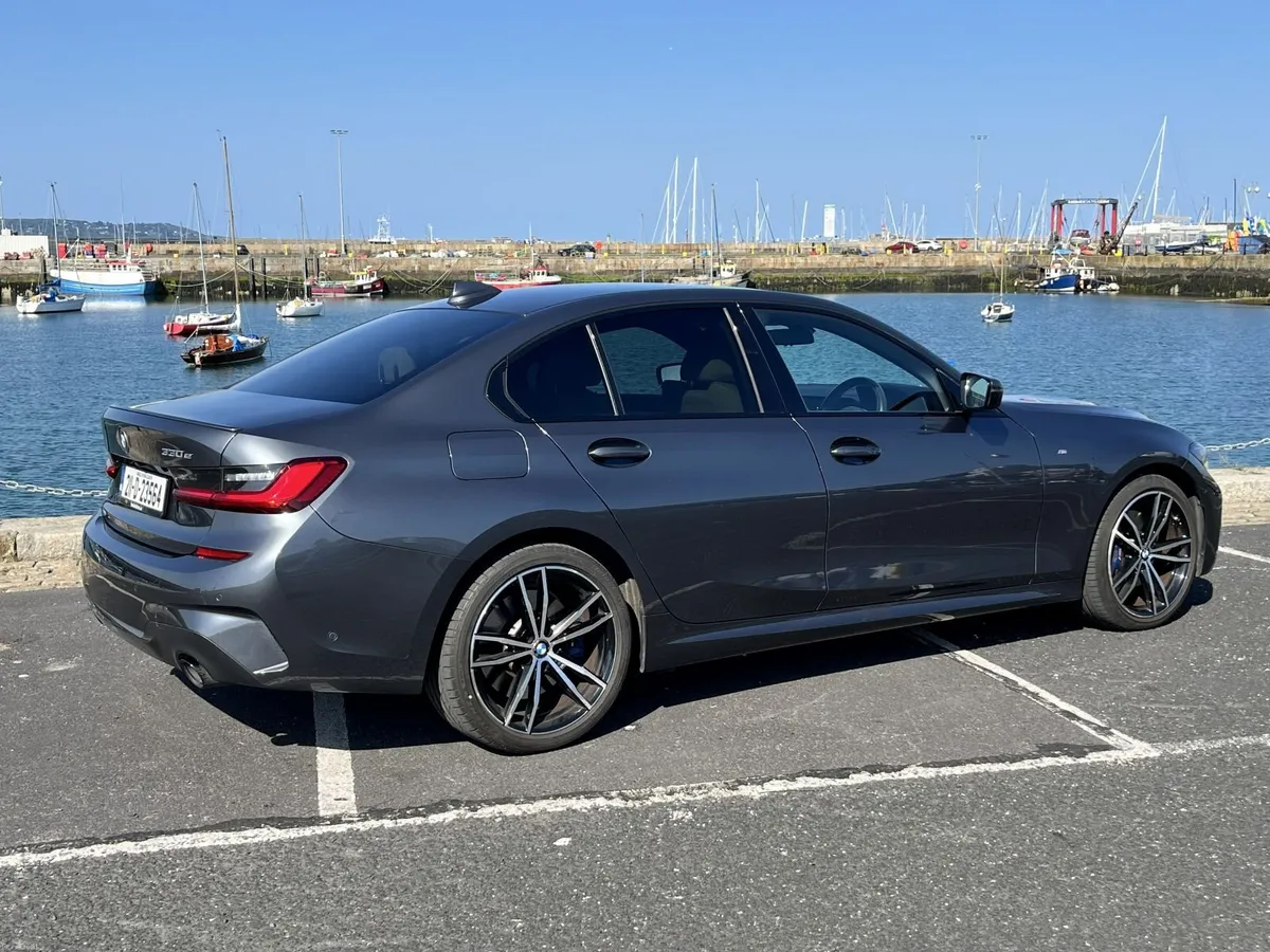 BMW 330E M-SPORT 2021 - Image 3