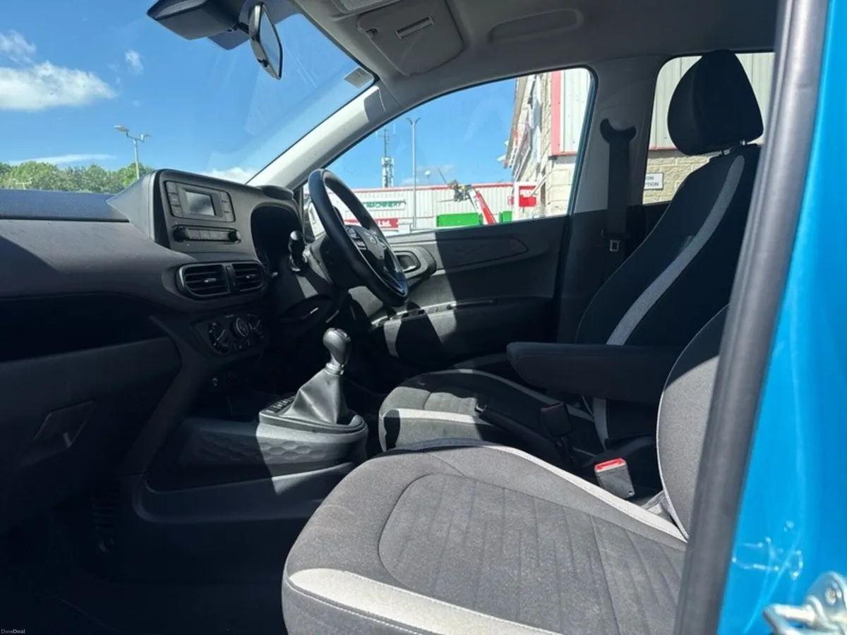 Hyundai i10 DELUXE 5DR - Image 6