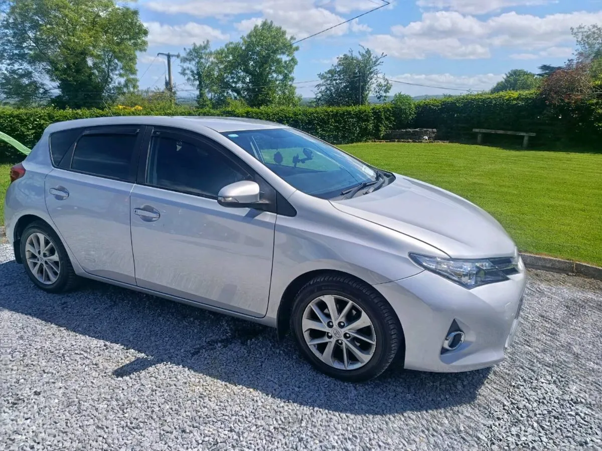 Toyota Auris 2014 NCT 05/27 tax 08/26 - Image 1