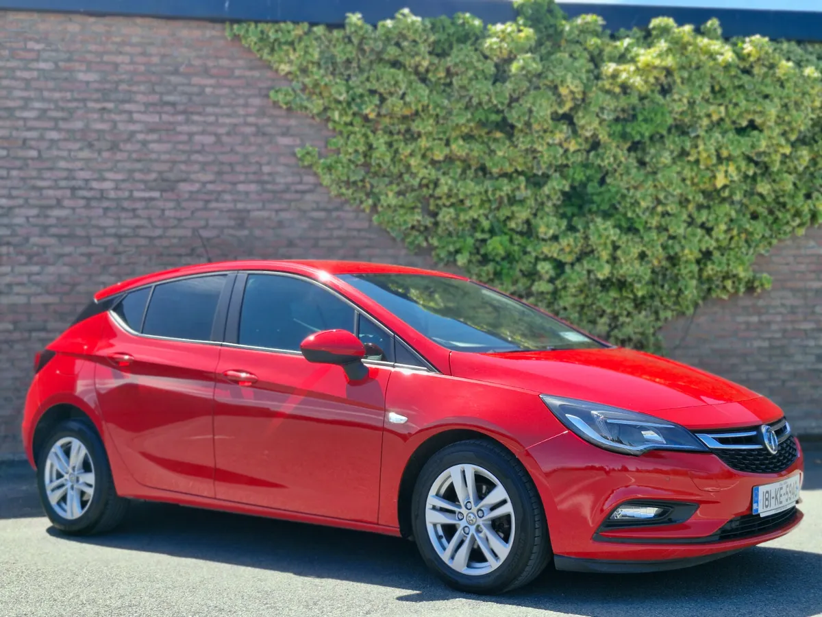 Vauxhall Astra 1.6 CDTI DESIGN FINANCE AVAILABLE - Image 1