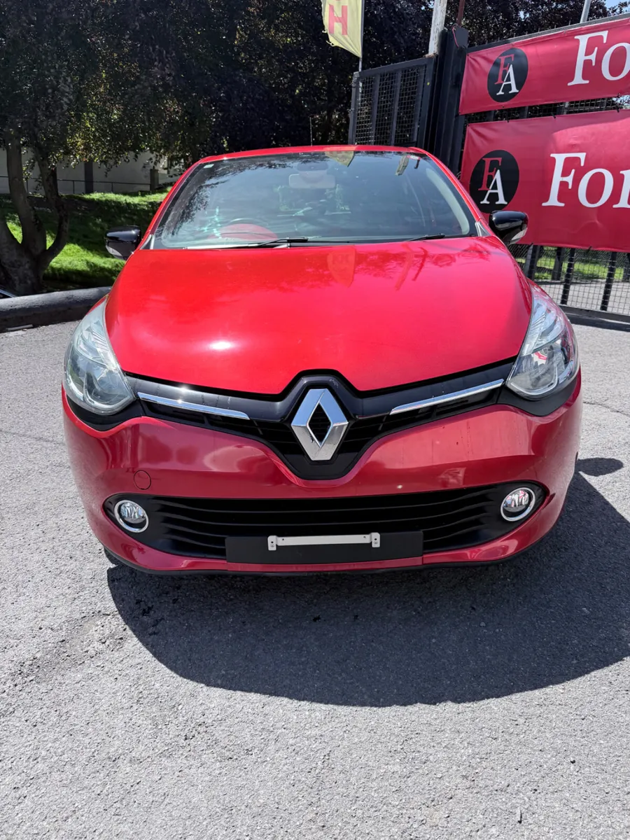 Renault Clio 1.2 Auto Low KMs New NCT - Image 3