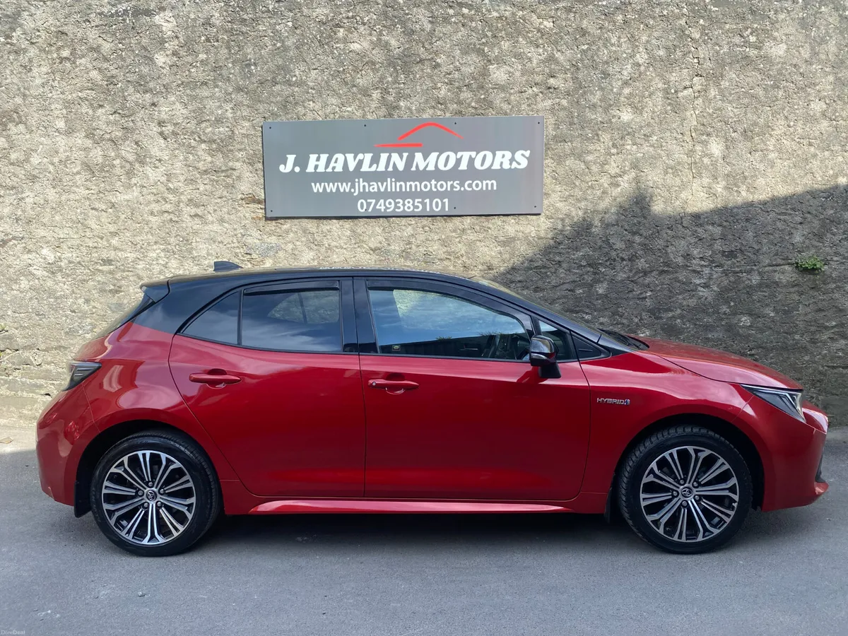 March 2019 Toyota Corolla Luna Sport Hybrid - Image 3