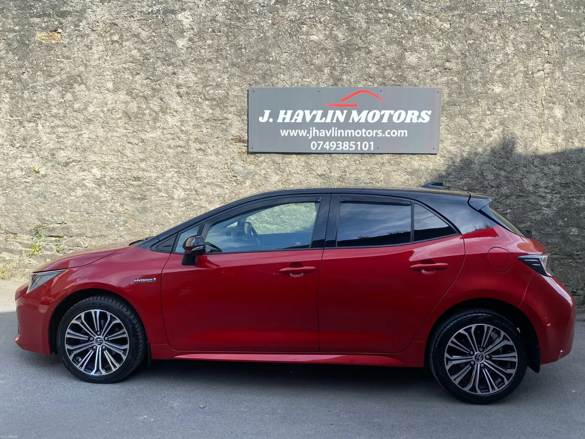 March 2019 Toyota Corolla Luna Sport Hybrid - Image 6