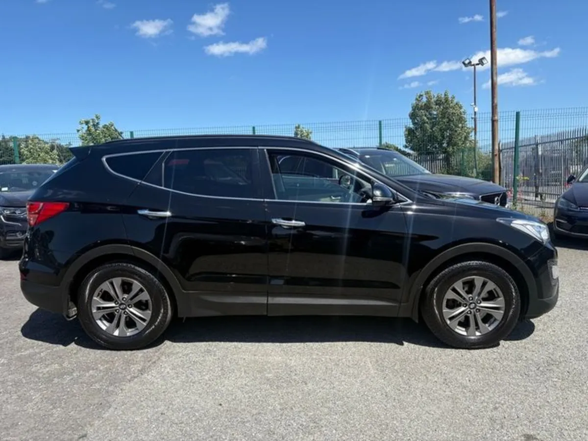 2016 Hyundai Santa Fe Executive 4WD 2.2L Diesel - Image 2
