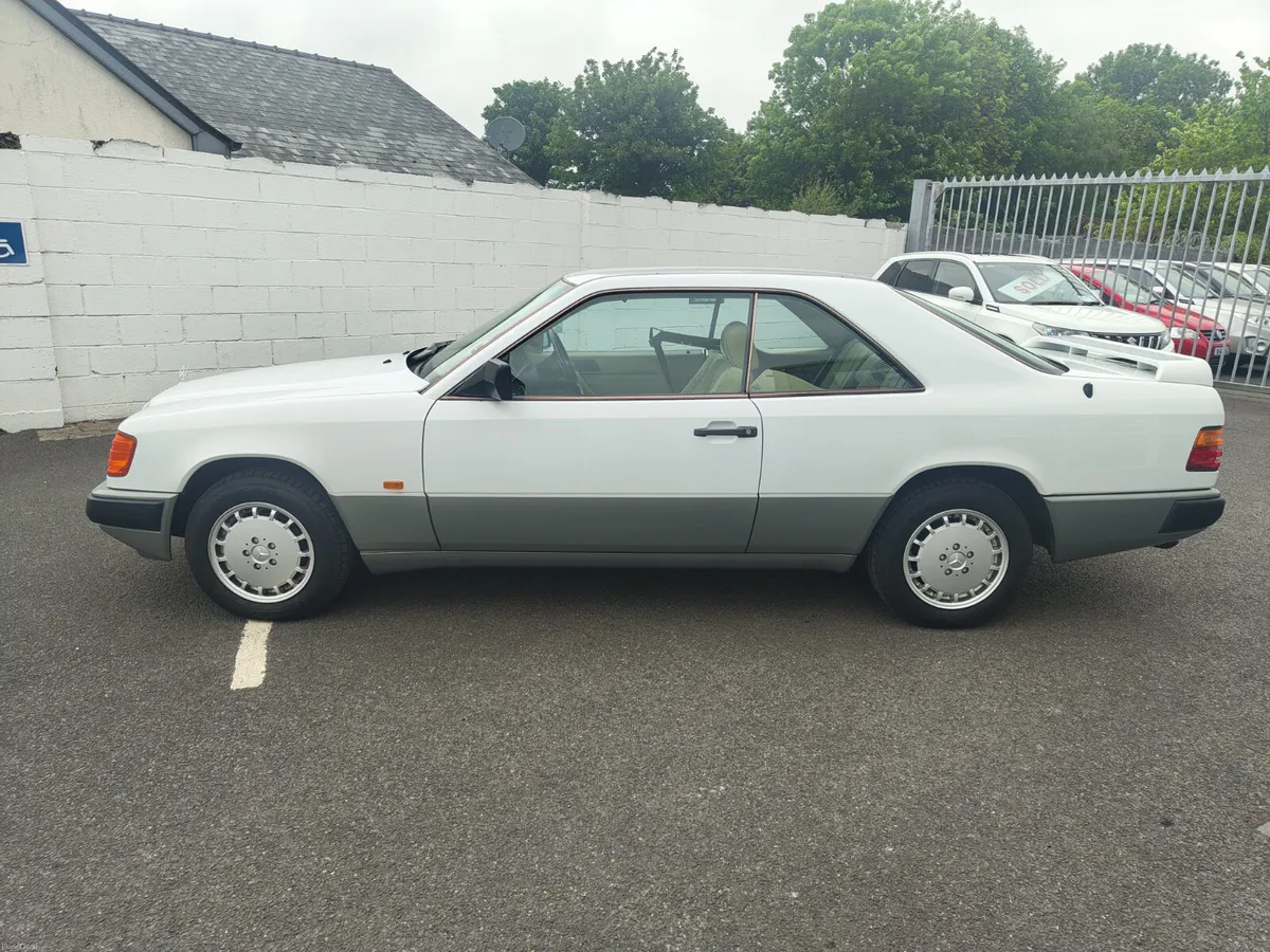 Mercedes-Benz w124 300ce - Image 6