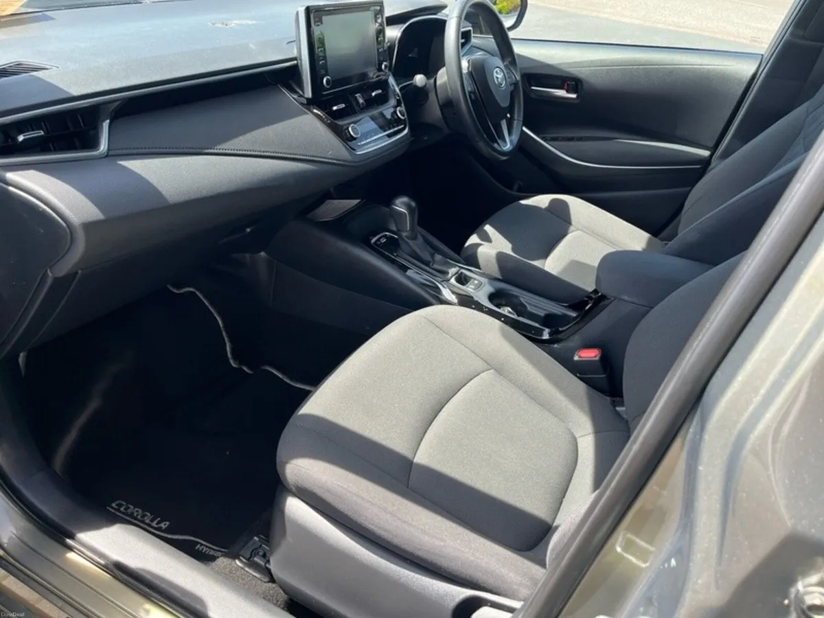 Toyota Corolla HYBRID LUNA SALOON - Image 6