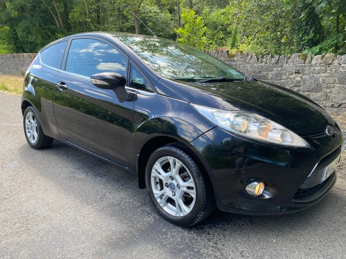 FORD FIESTA ❤️❤️ AUTOMATIC AS NEW MINT❤️❤️ - Image 1