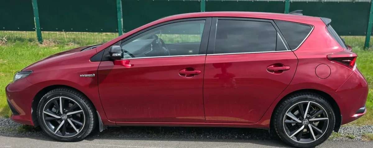 2018 Toyota Auris Hybrid Automatic 80,455 kms - Image 2