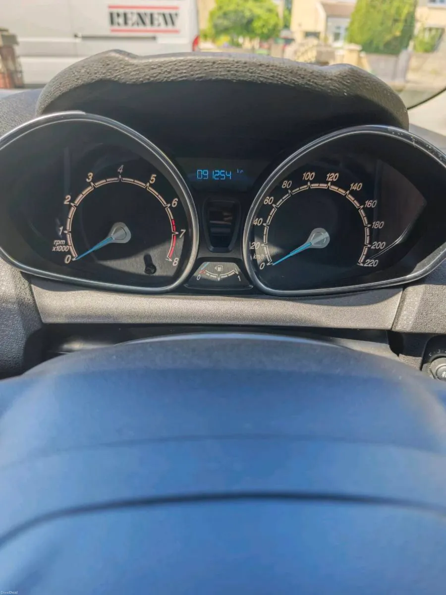 Ford Fiesta - 2015 Low Kilometres. - Image 4