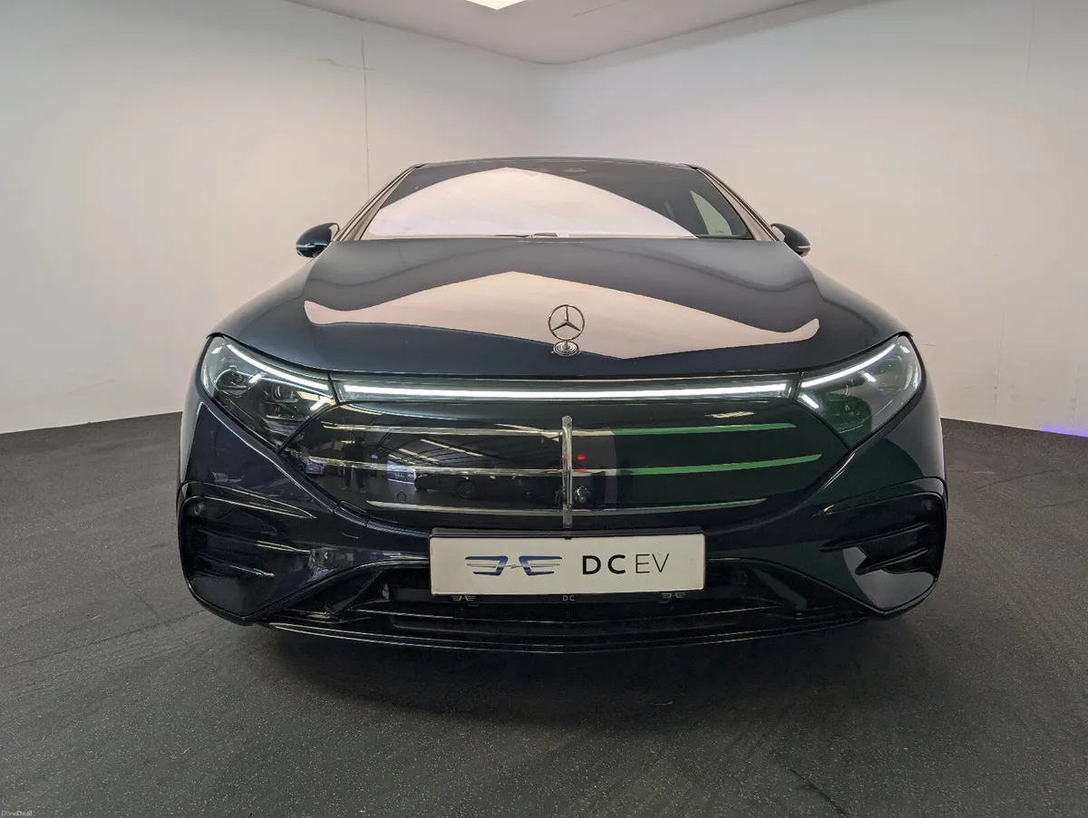 Mercedes-Benz AMG EQS 450+ **HYPERSCREEN** - Image 4