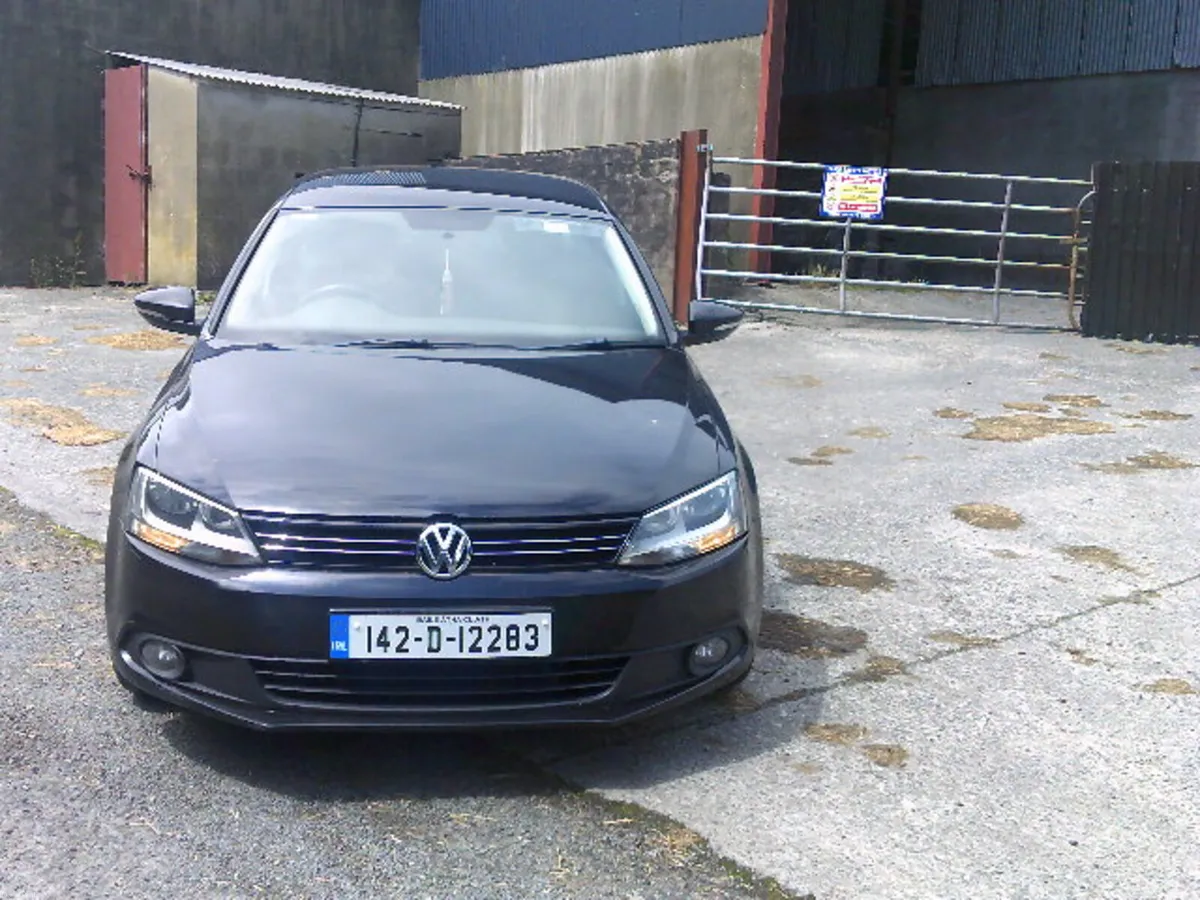 Volkswagen Jetta 2014 - Image 2