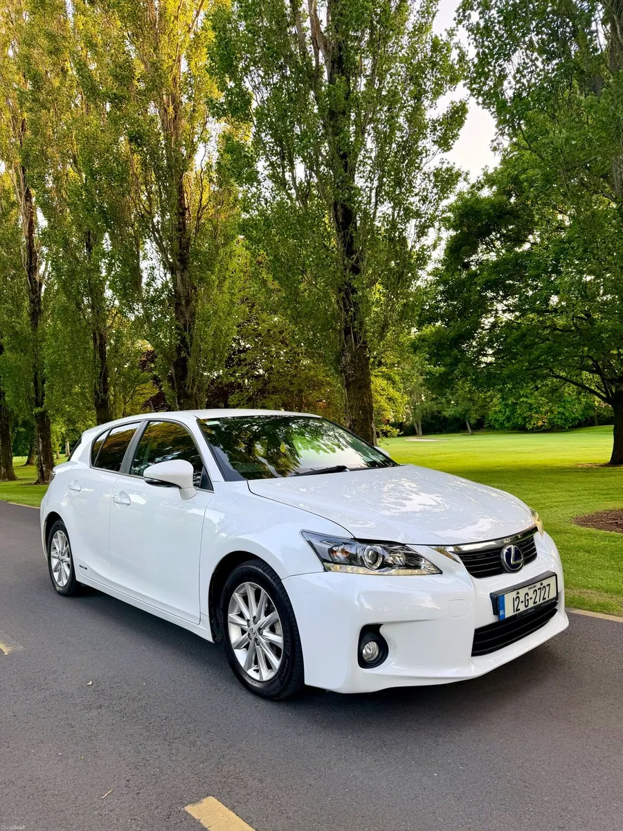 Lexus CT 200 h ,low mileage hybrid - Image 2
