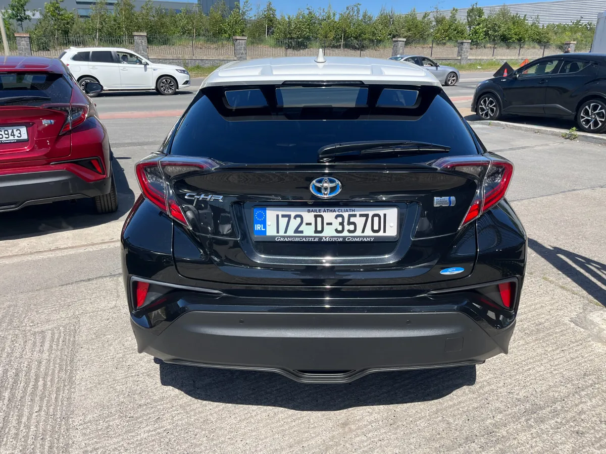 TOYOTA C-HR 2017, 1.8 HYBRID AUTO LOW KM HIGH SPEC - Image 4