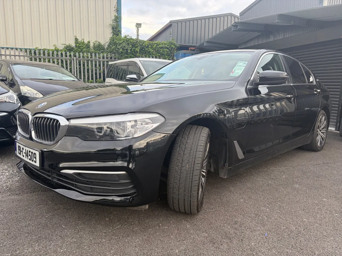 2019 BMW 530e Leather - Image 2